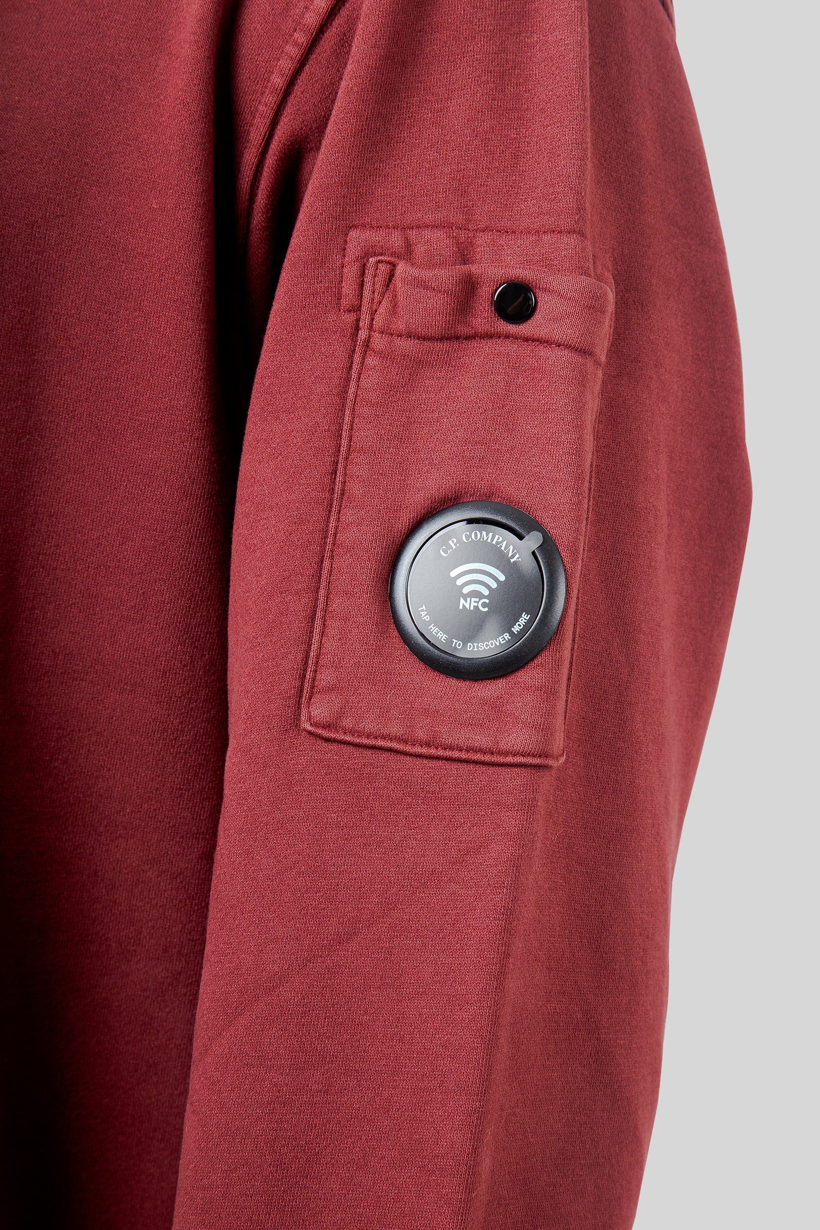 C.p. Company Brushed And Emerized Diagonal Fleece Lens Crewneck Sweatshirt Bordeaux Uomo - 4