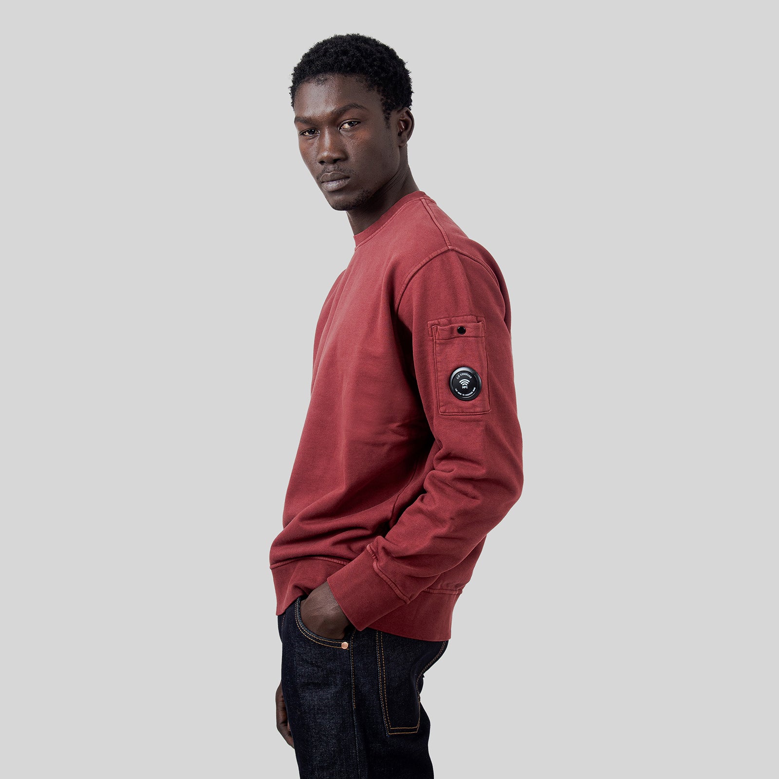 C.p. Company Brushed And Emerized Diagonal Fleece Lens Crewneck Sweatshirt Bordeaux Uomo - 5