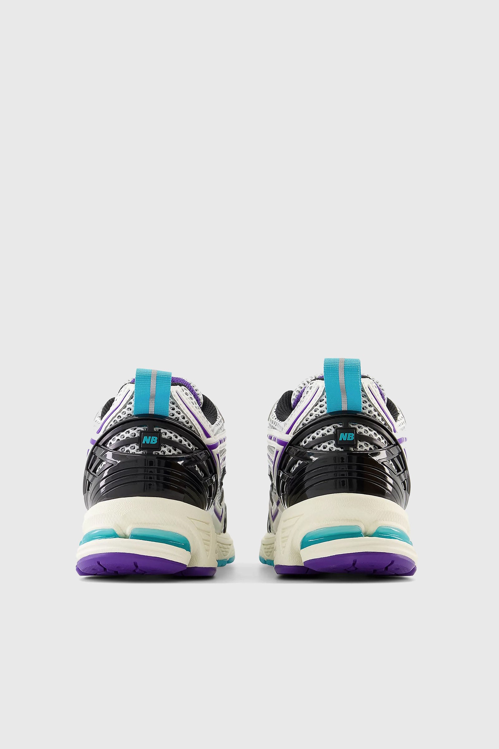 New Balance Synthetic Silver Sneakers - 3