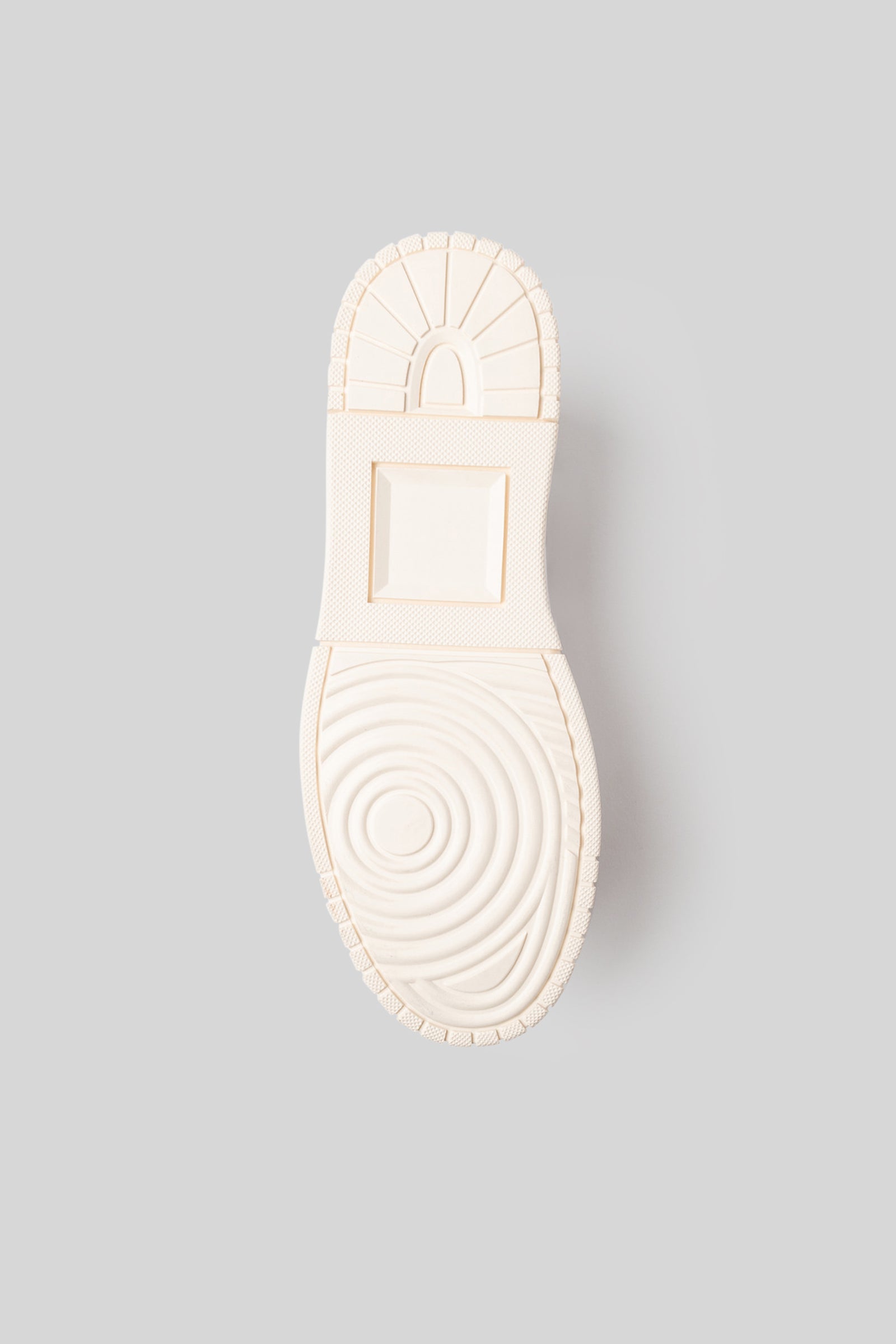 Torneo Pure Studs Sneaker - 5