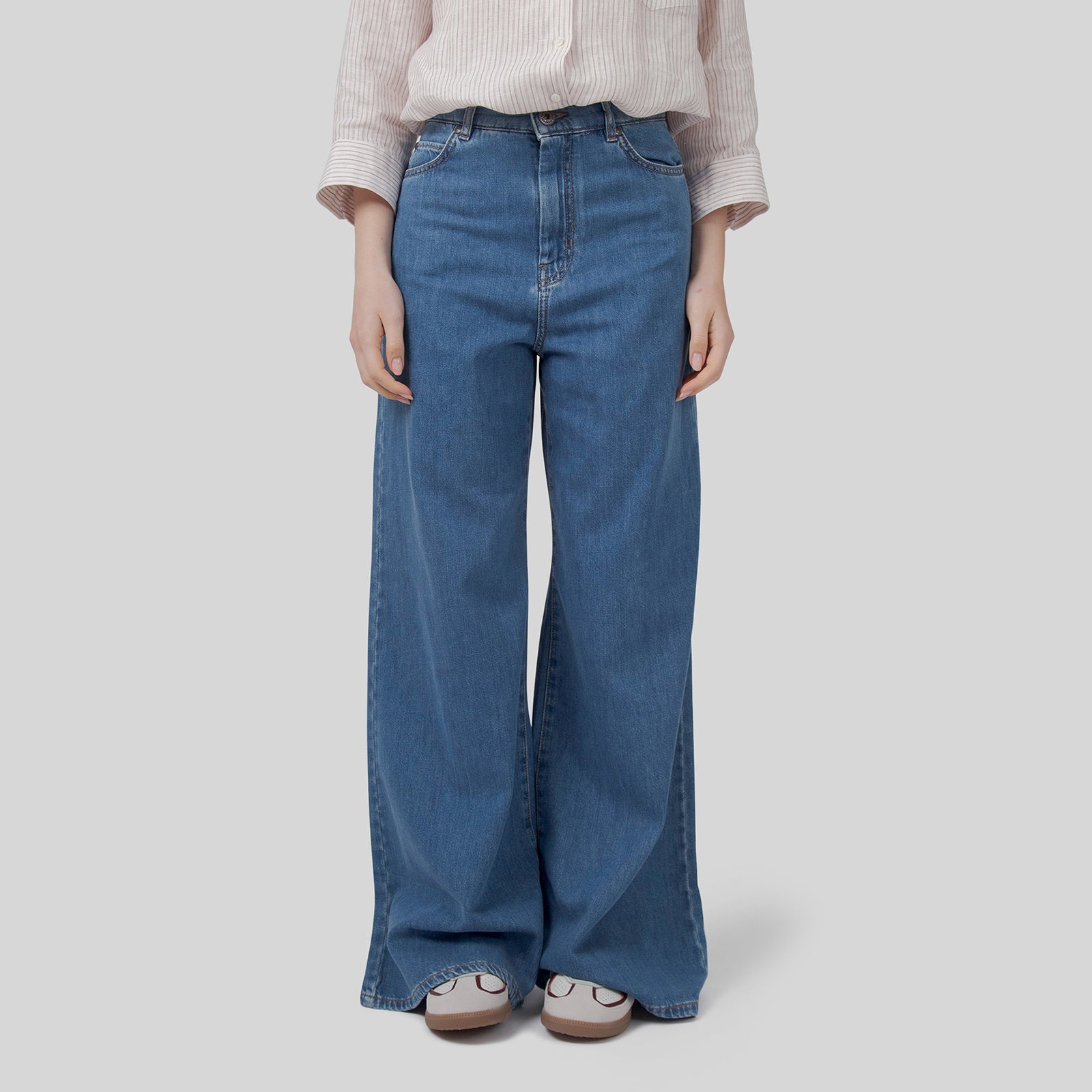 Soft Denim Vega Jeans - 7