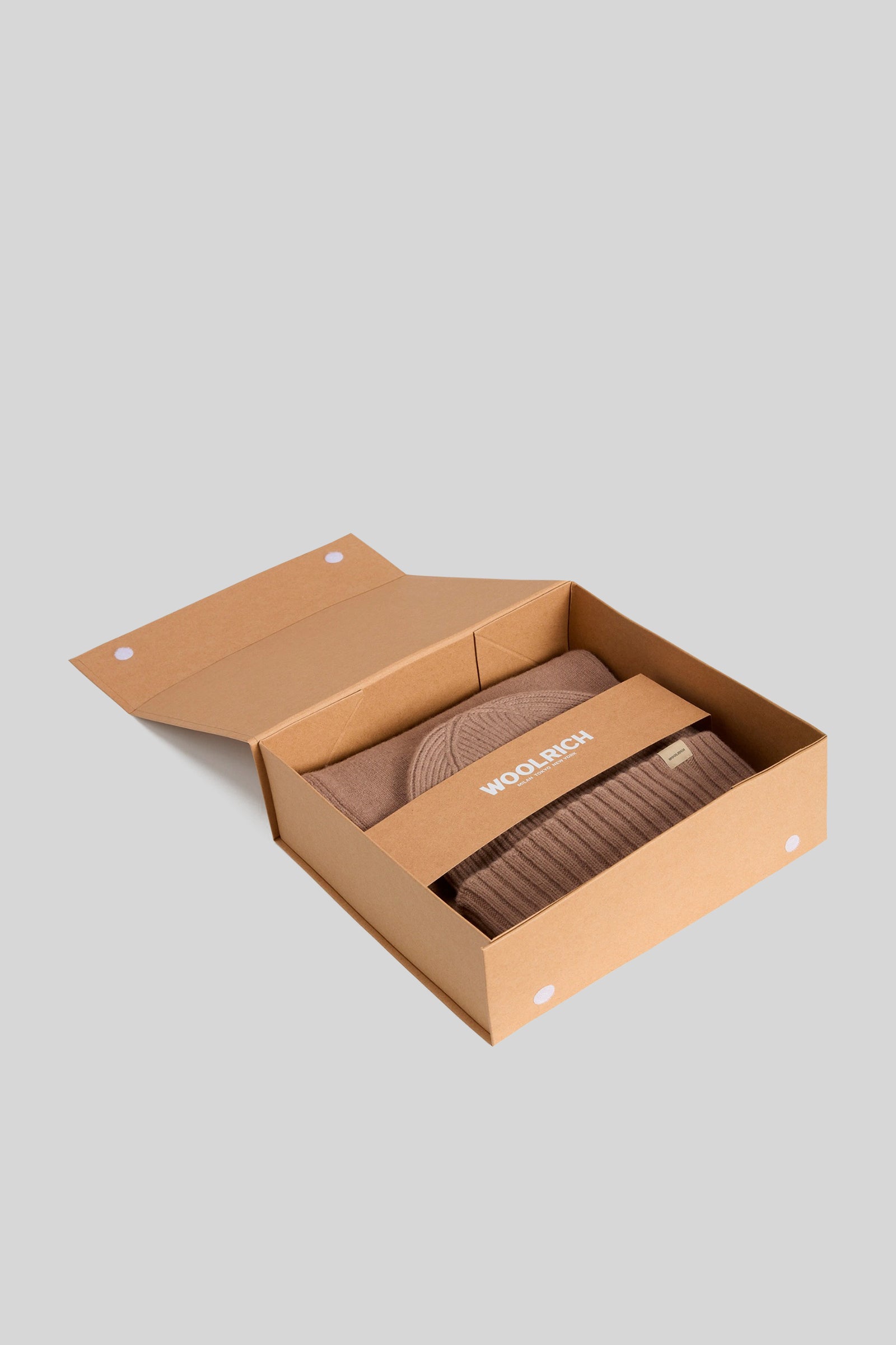 Woolrich Gift Box Sciarpa & Cappello Cipria Unisex - 1