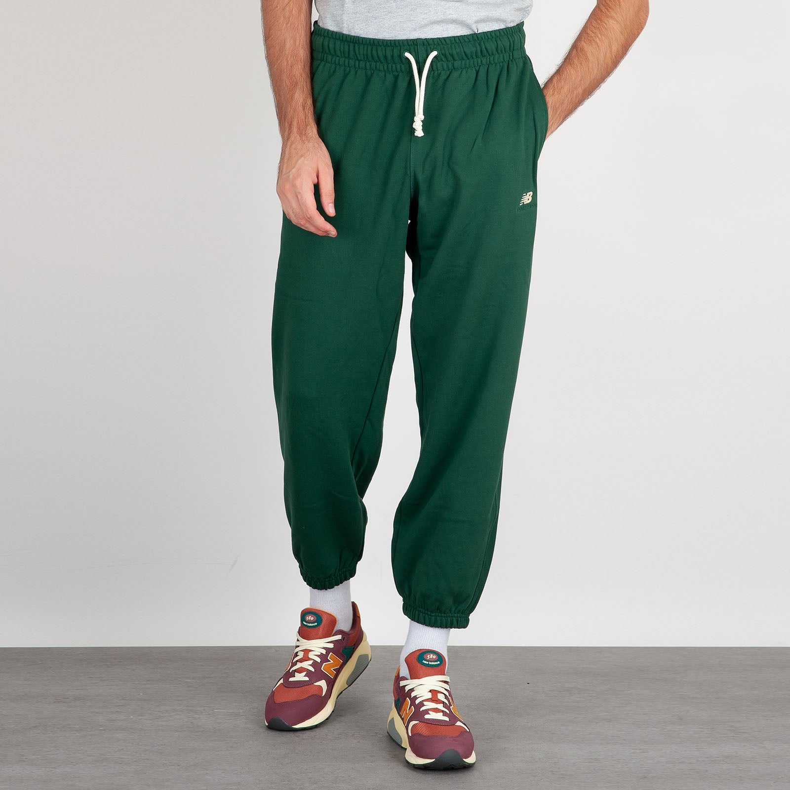 New Balance Pantalone in Felpa Remastered French Terry Verde Cotone - 7