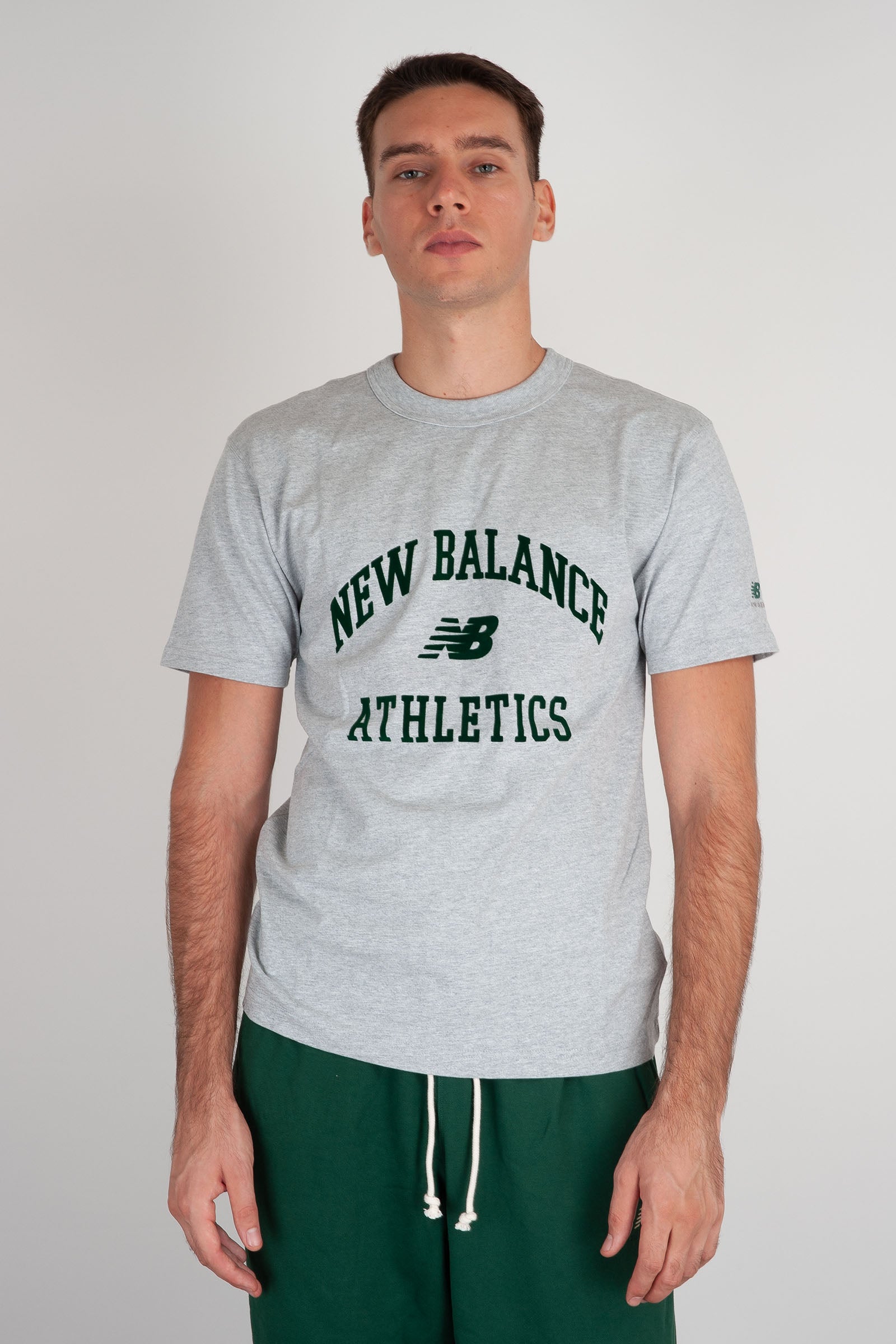 New Balance T-Shirt Athletics Varsity Graphic Cotone Grigio - 5